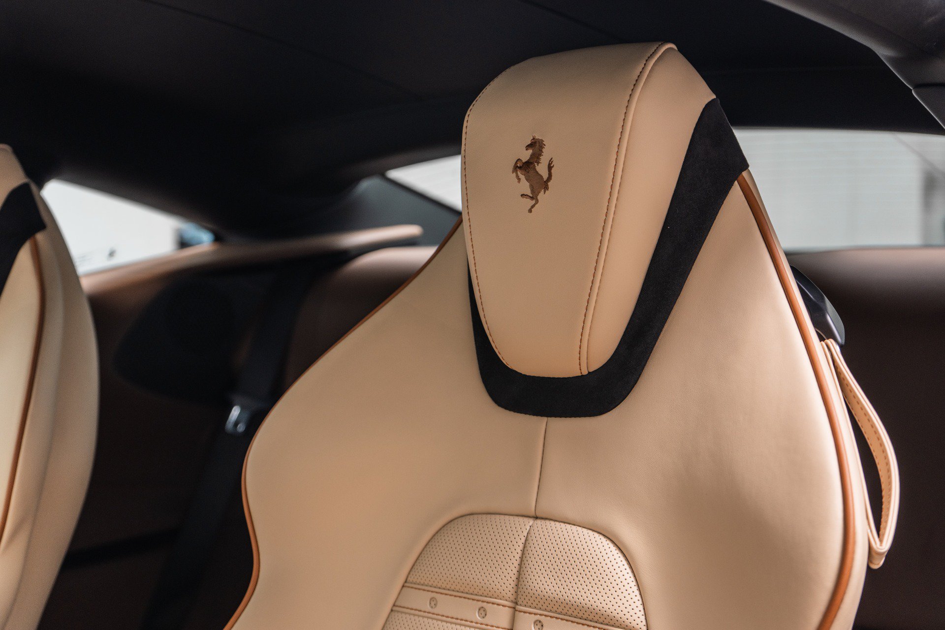 Used 2022 Ferrari Roma RWD image 28