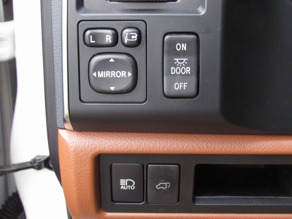 Used 2019 Toyota Sequoia Platinum image 42