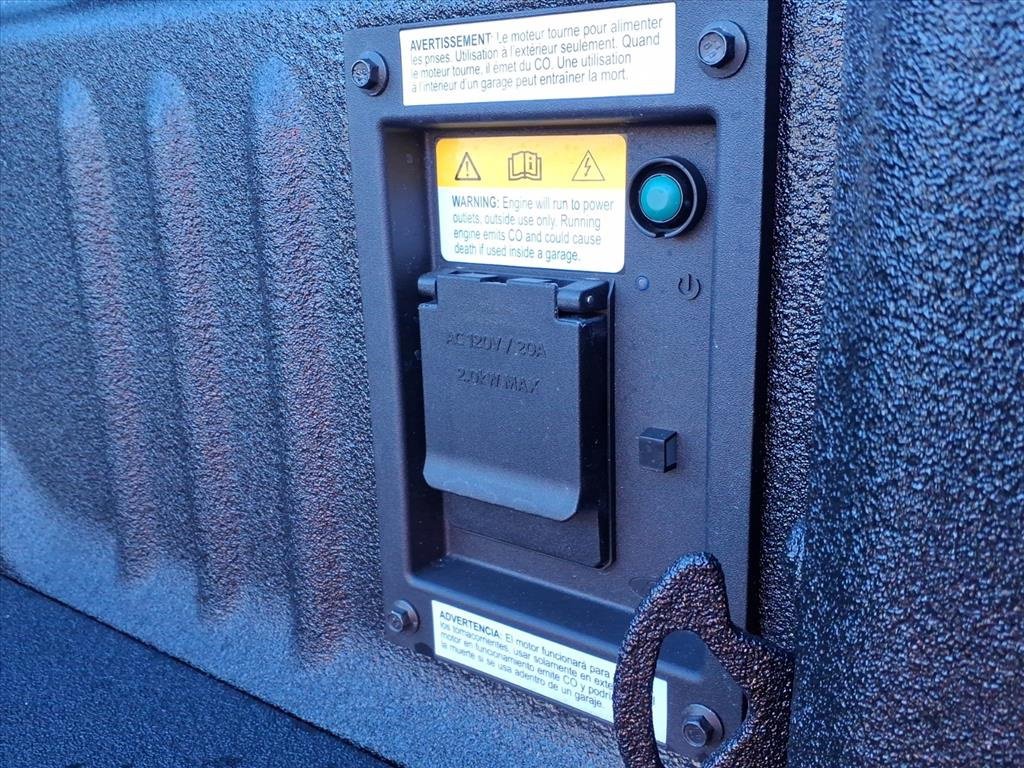 New 2026 Ford F250 Lariat w/ Black Appearance Package image 9