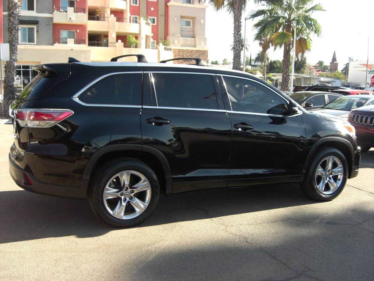 Used 2014 Toyota Highlander Limited FWD image 16