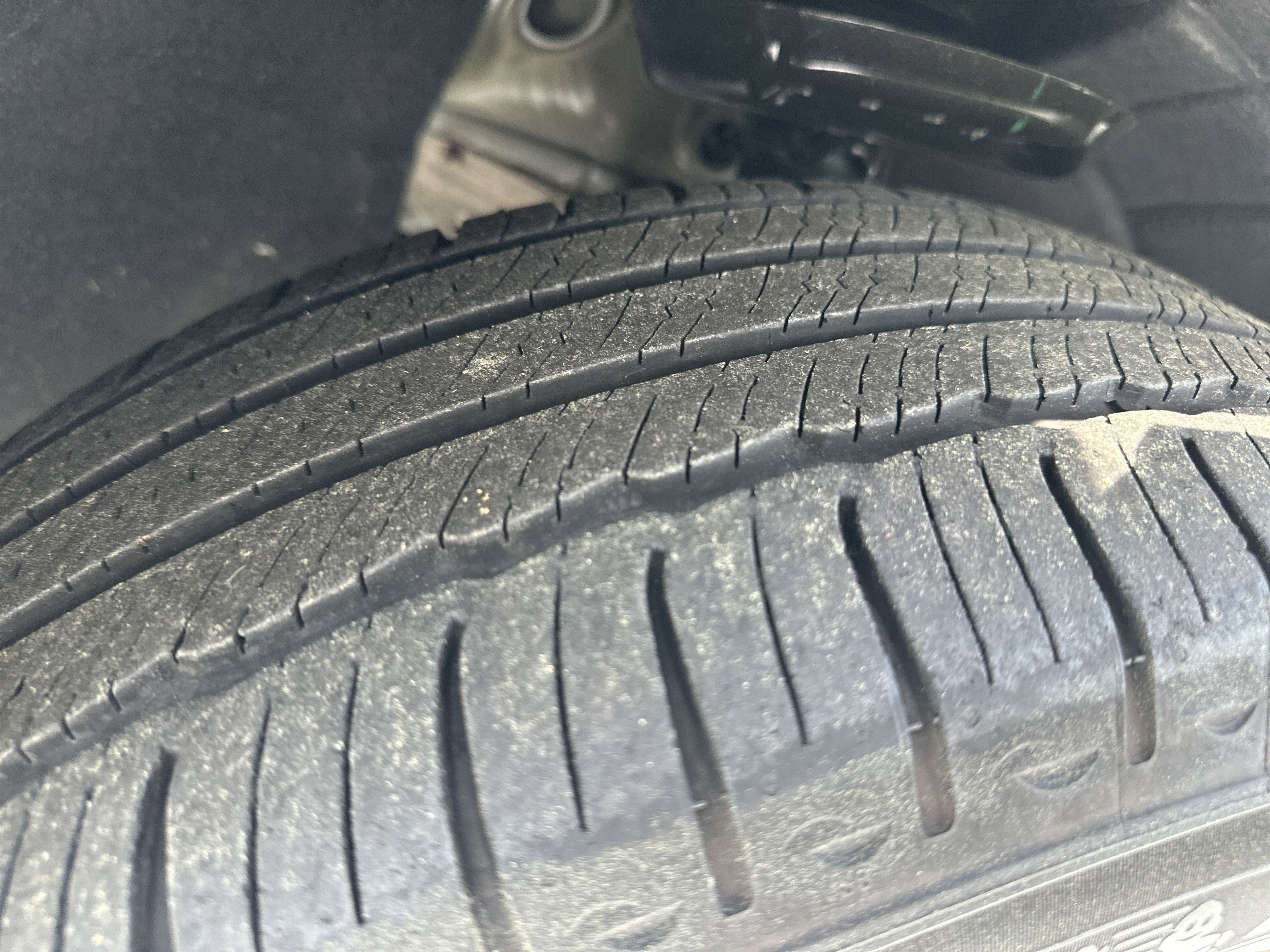 Used 2024 GMC Terrain SLT w/ Infotainment Package II image 12