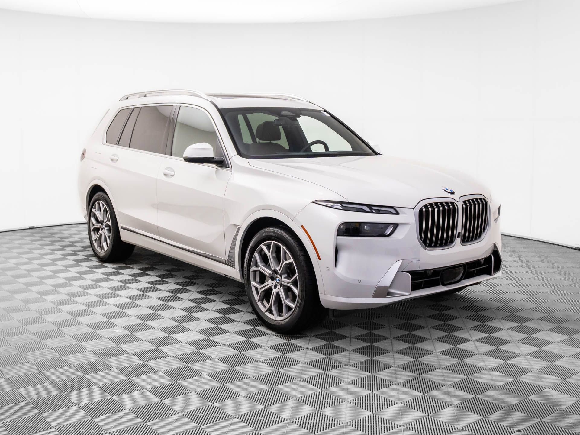 Certified 2025 BMW X7 xDrive40i image 7