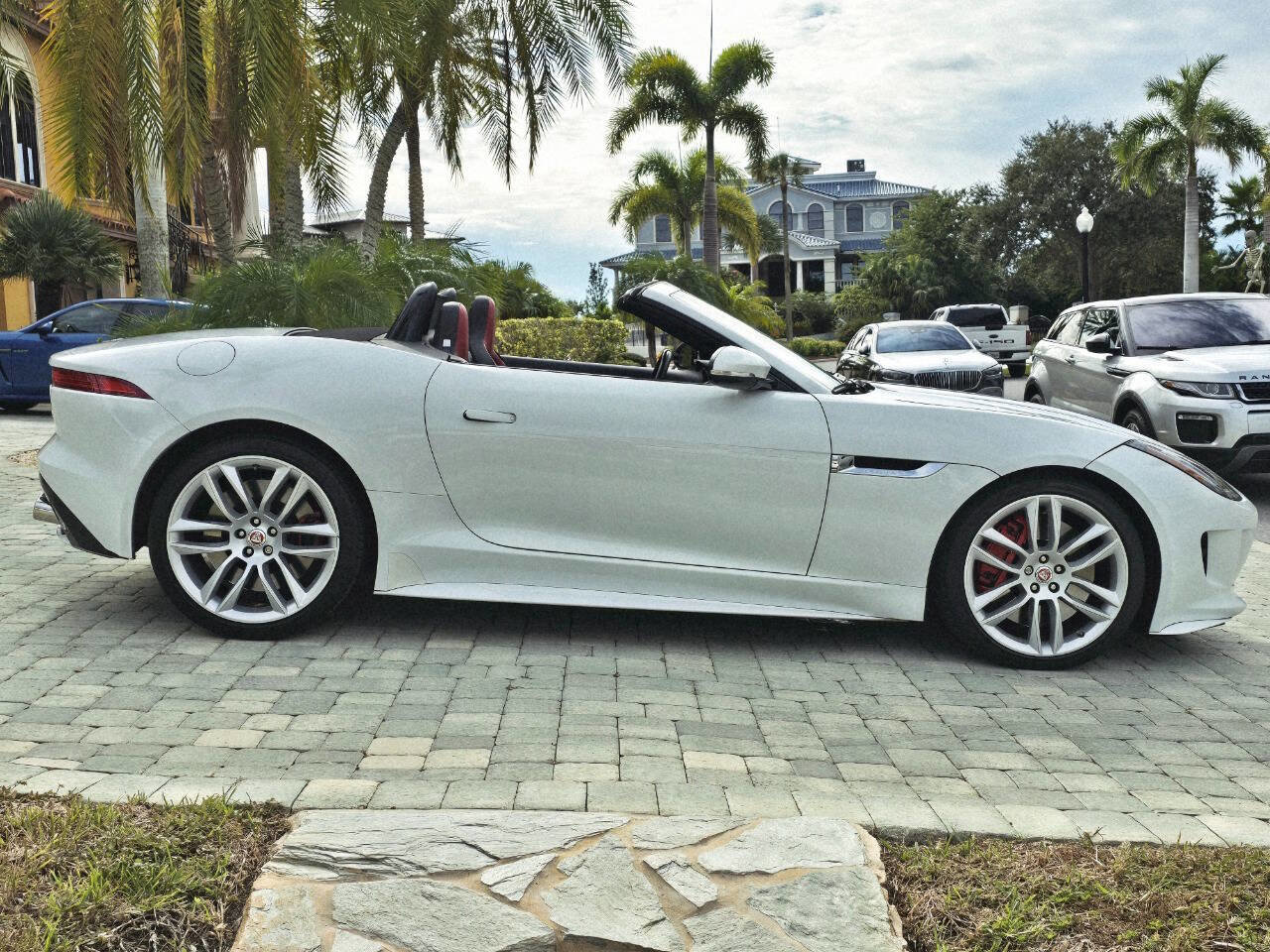 Used 2016 Jaguar F-TYPE R image 44