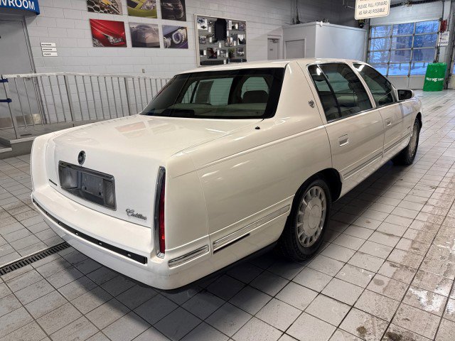 Used 1998 Cadillac De Ville Sedan image 3