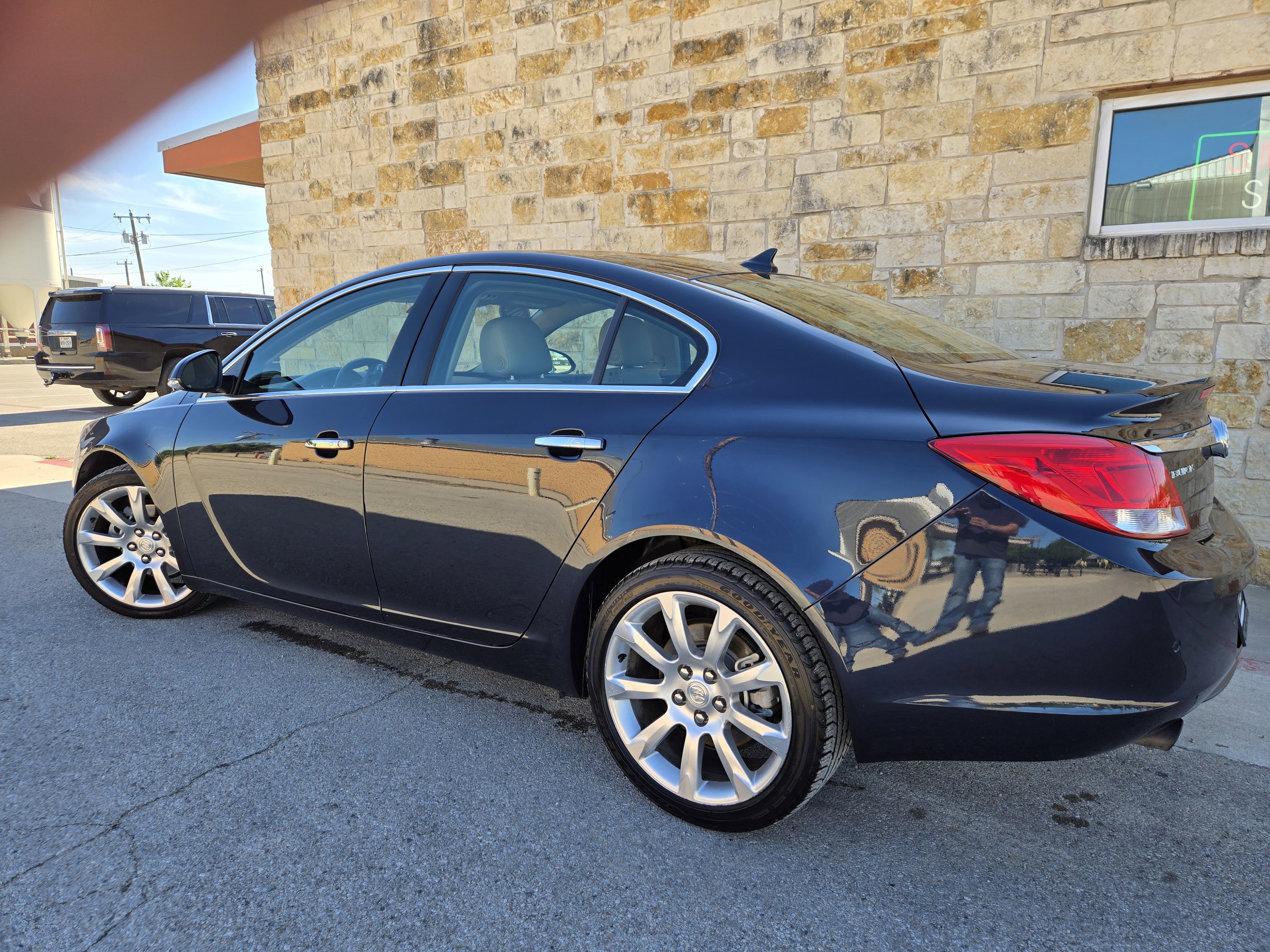 Used 2013 Buick Regal Premium FWD image 3