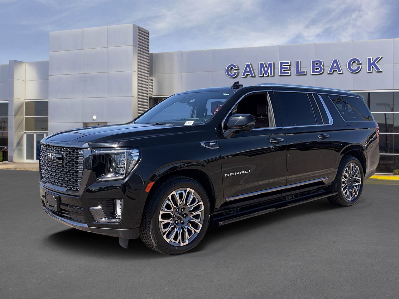 Used 2023 GMC Yukon XL Denali Ultimate w/ LPO, Floor Liner Package AWD/4WD image 35