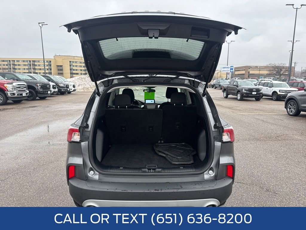 Used 2022 Ford Escape SE w/ Cold Weather Package image 35
