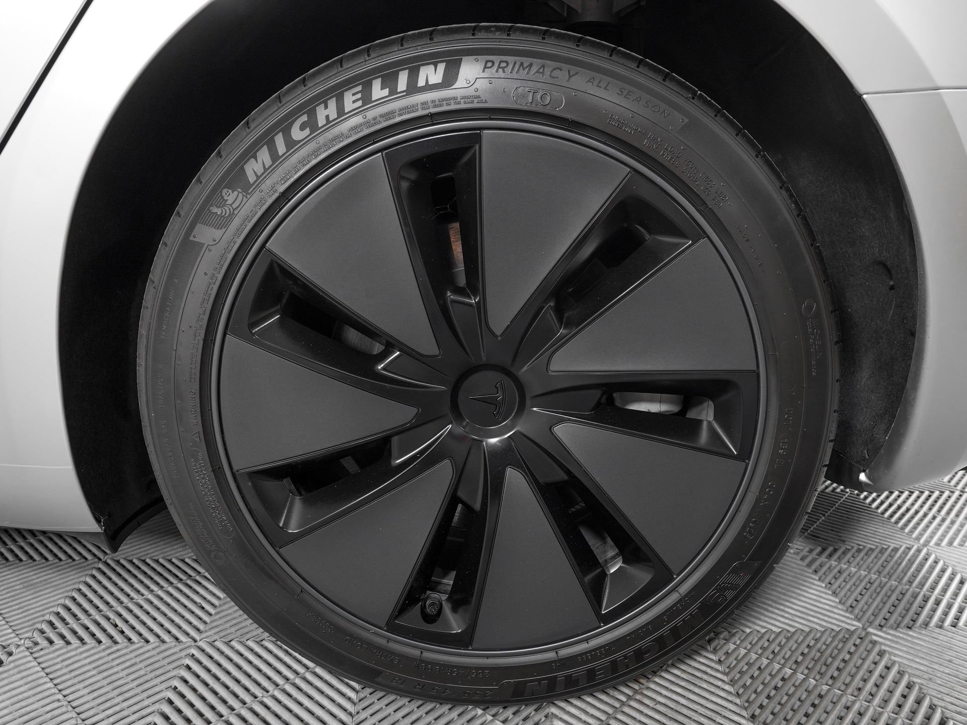 Used 2025 Tesla Model 3 RWD image 33