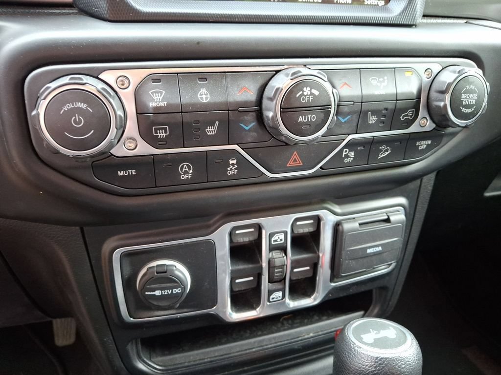 Used 2020 Jeep Wrangler Unlimited Sahara AWD/4WD image 19