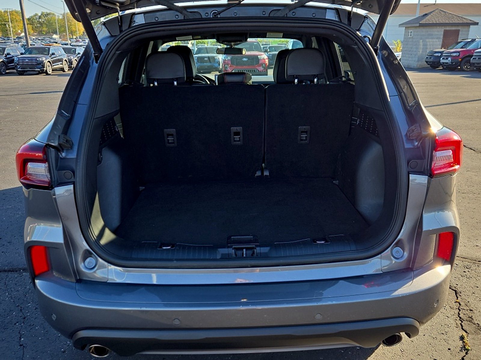 Used 2023 Ford Escape ST-Line w/ Tech Pack #1 AWD/4WD image 23