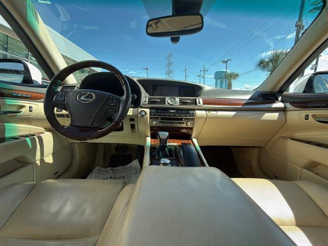 Used 2017 Lexus LS 460 w/ Comfort Package RWD image 11