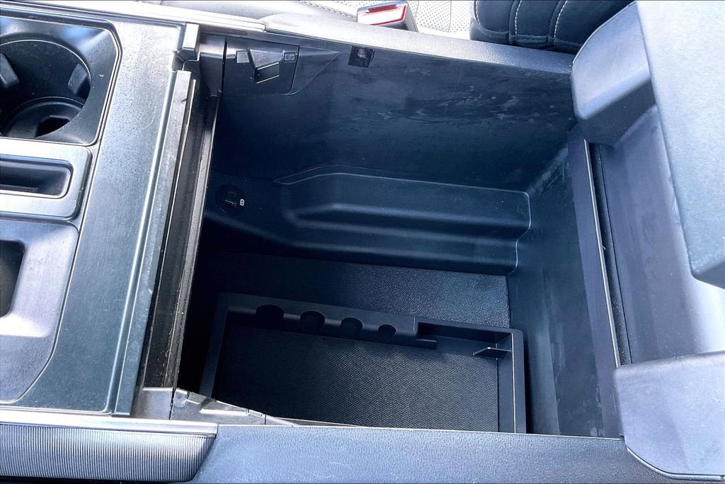 Used 2023 Ford F150 Lightning Platinum image 26