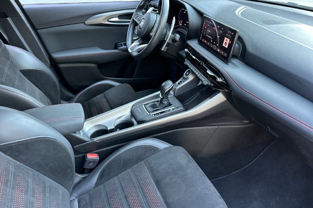 Used 2024 Dodge Hornet R/T Plus AWD/4WD image 16