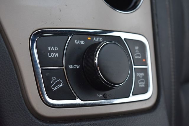 Used 2014 Jeep Grand Cherokee Overland image 31