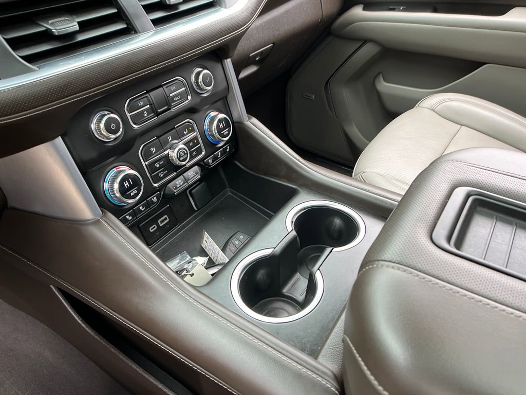 Used 2023 GMC Yukon XL SLT w/ SLT Premium Package image 20