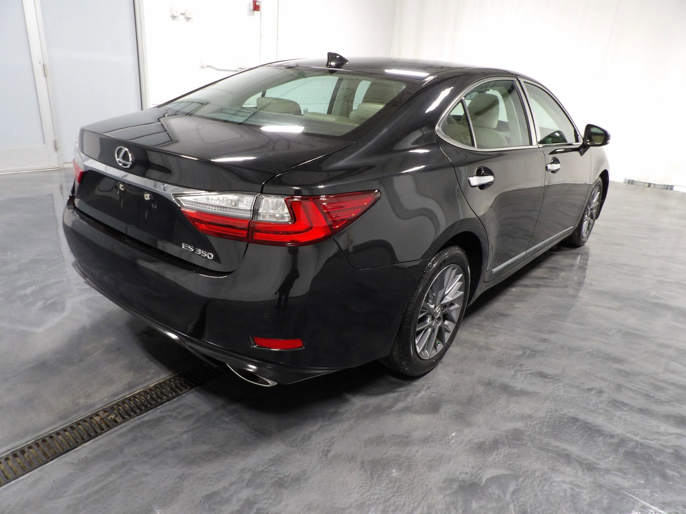 Used 2018 Lexus ES 350 w/ Navigation System Package FWD image 5