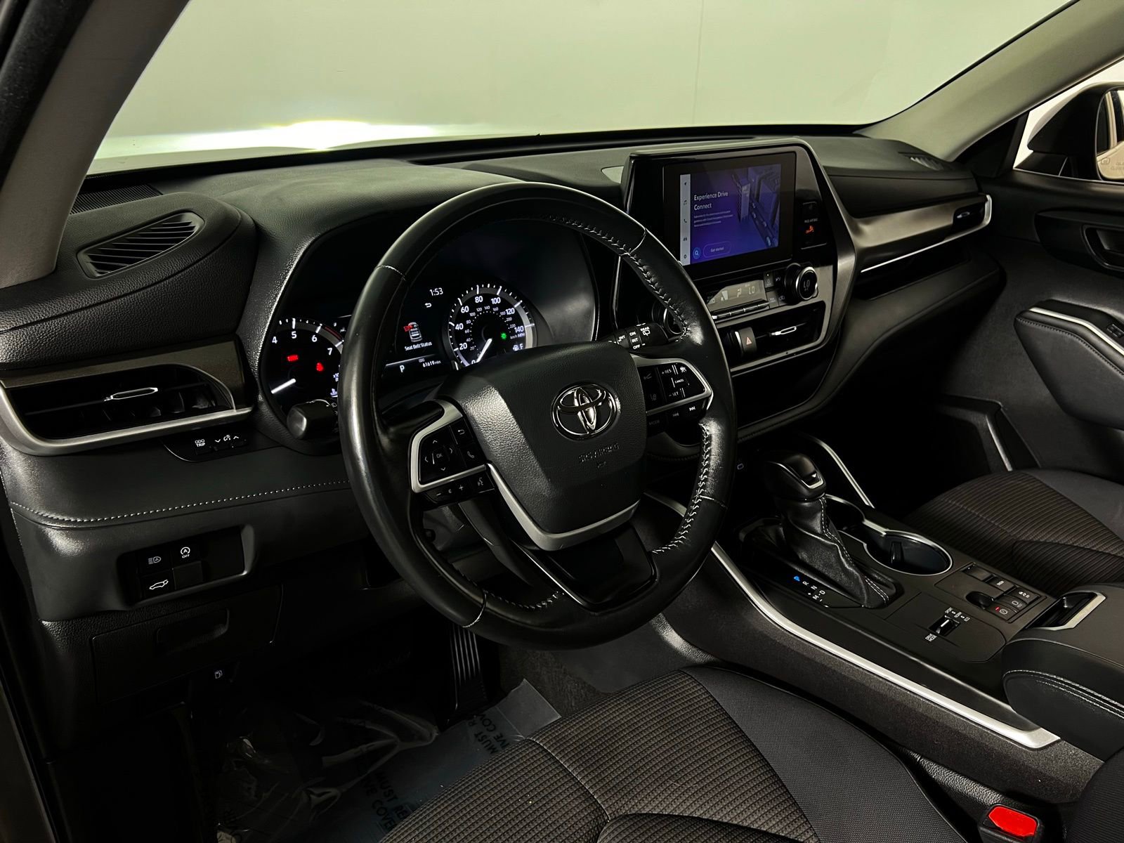 Certified 2023 Toyota Highlander LE image 12