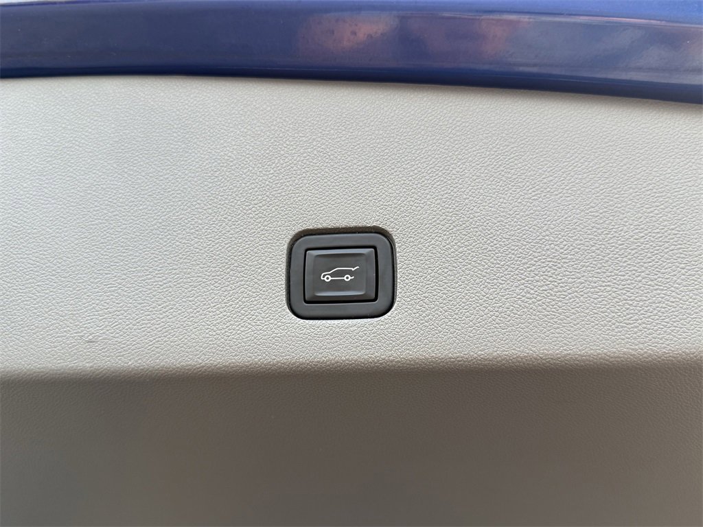 Used 2023 Cadillac XT6 Premium Luxury w/ Technology Package image 36