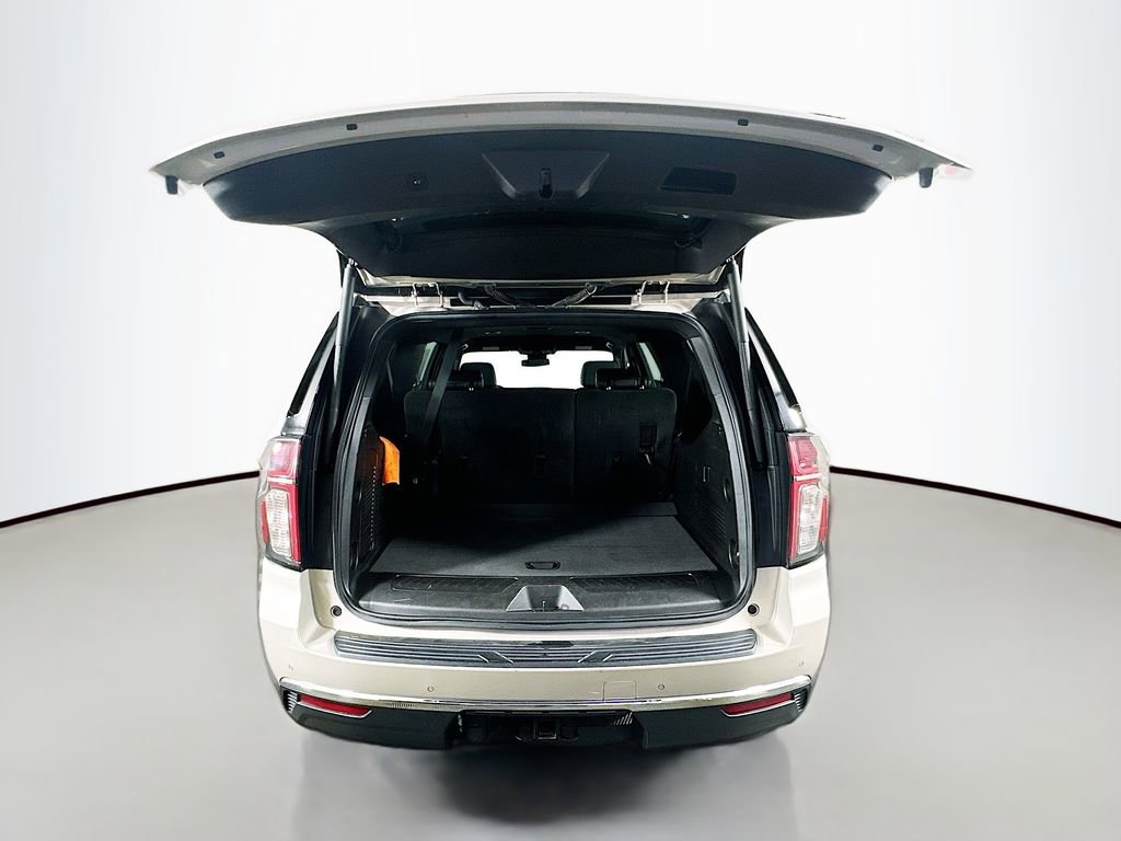 Used 2023 Chevrolet Suburban LT image 30