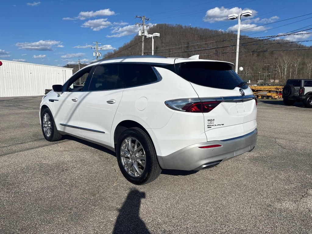 Used 2023 Buick Enclave Essence w/ Experience Buick Package AWD/4WD image 3