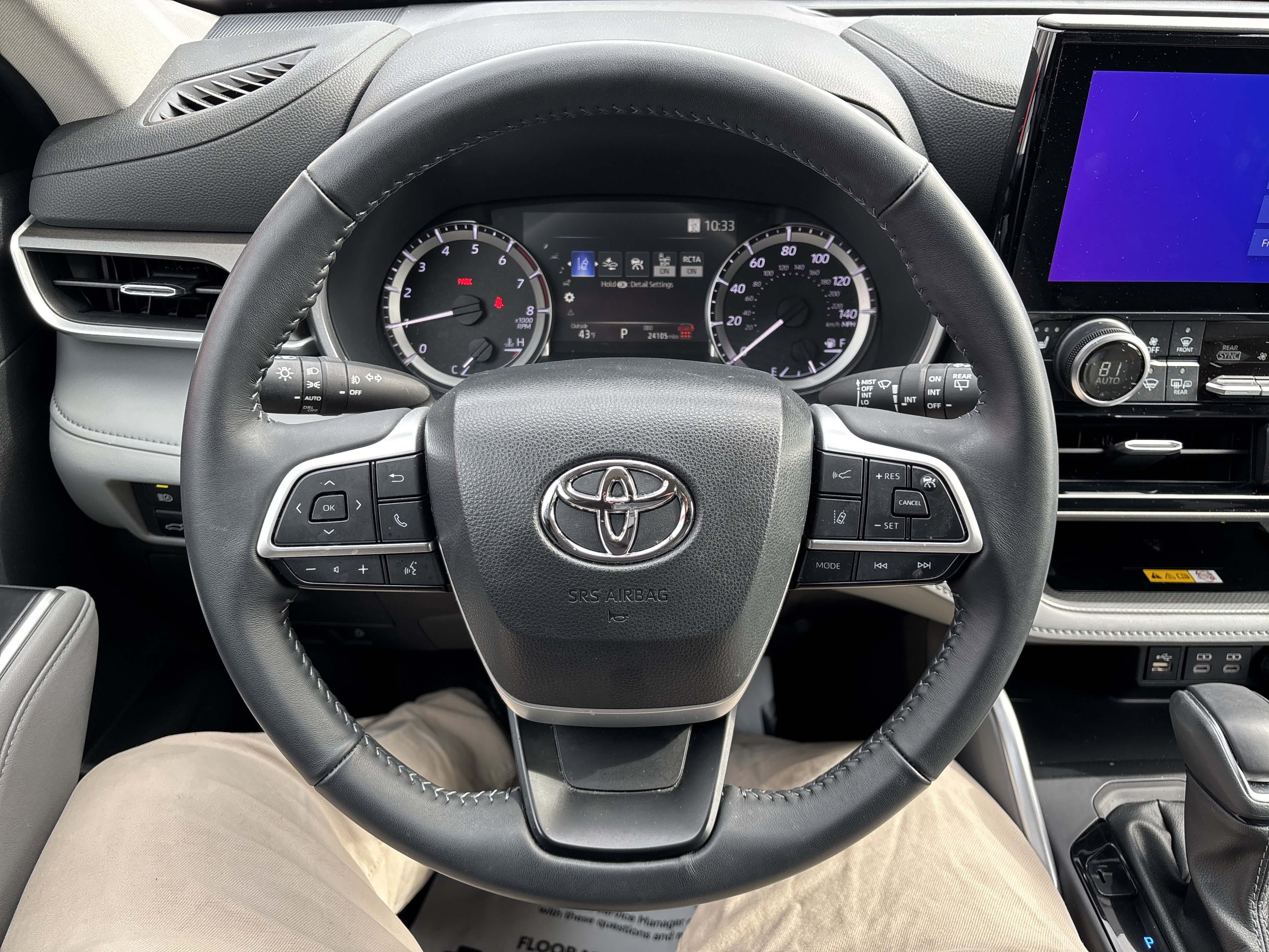 Used 2024 Toyota Highlander XLE image 19