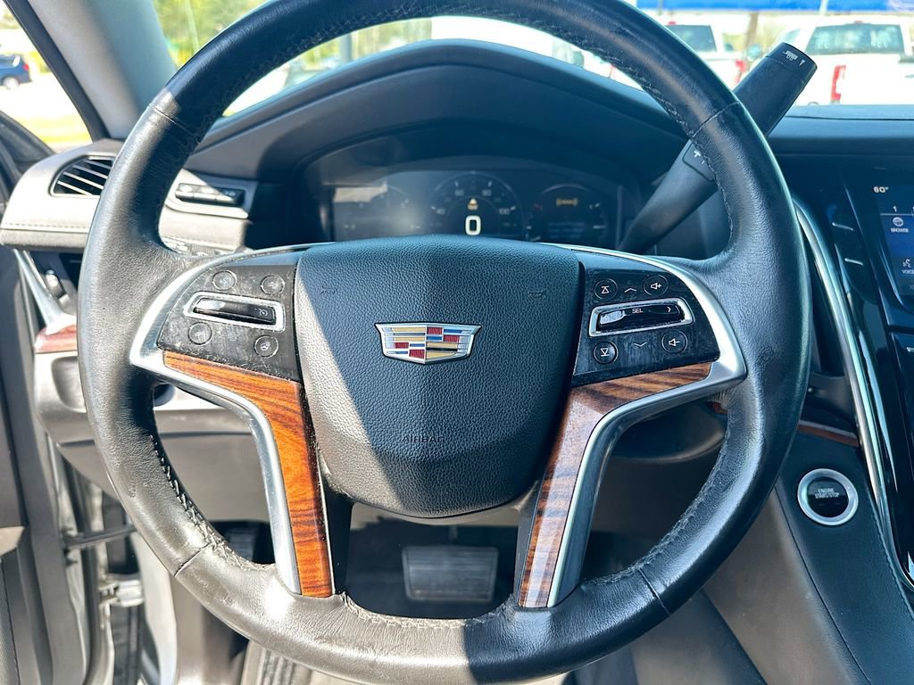 Used 2015 Cadillac Escalade Luxury image 18