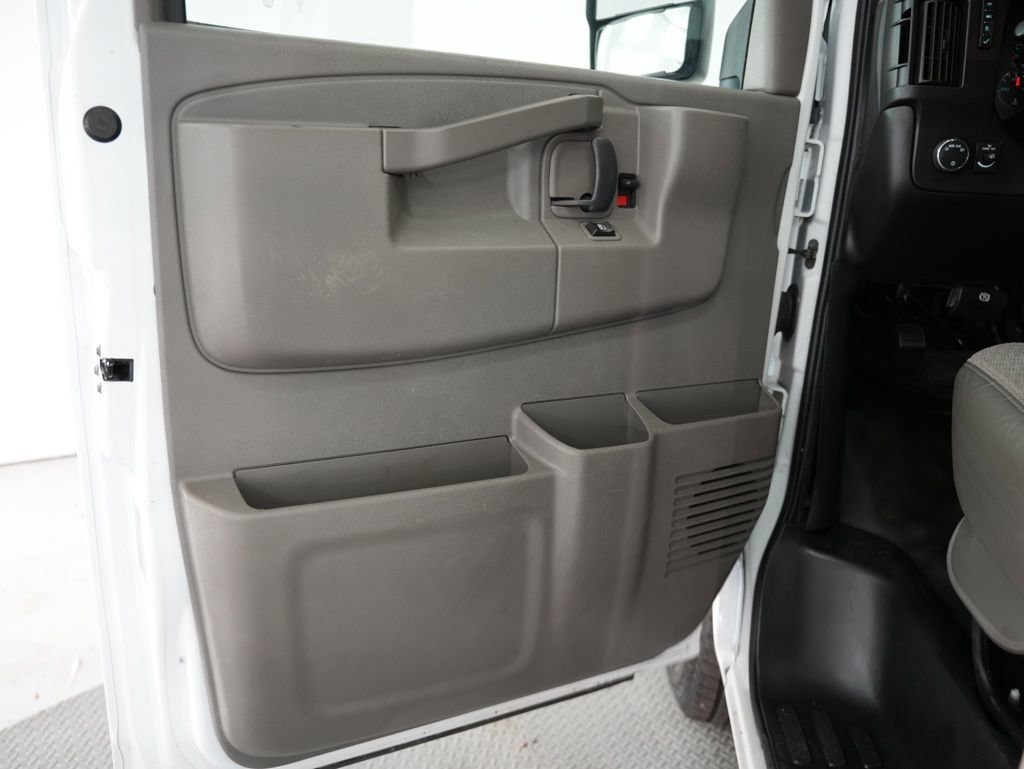 Used 2020 Chevrolet Express 3500 w/ Power Convenience Package RWD image 31