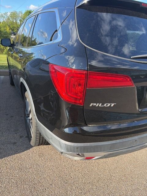 Used 2017 Honda Pilot Touring image 6