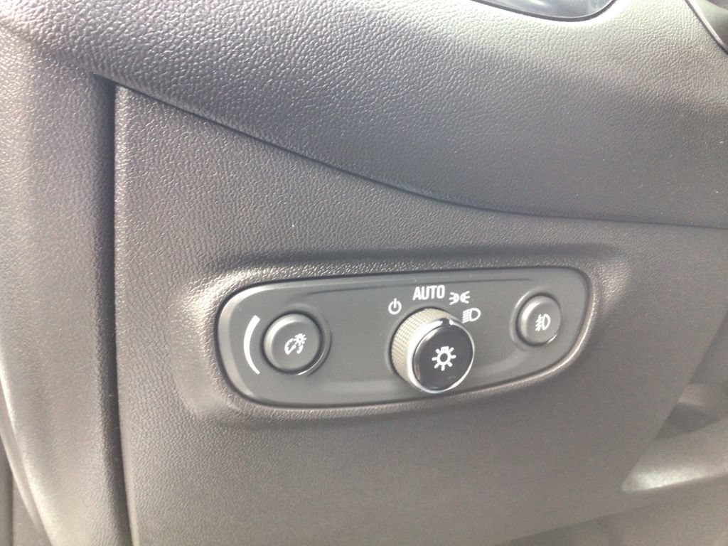 Used 2021 Chevrolet Equinox LT AWD/4WD image 18