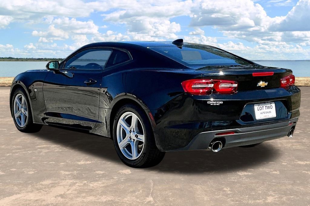 Used 2022 Chevrolet Camaro LT RWD image 5