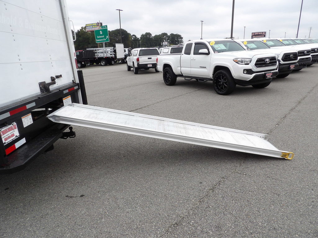 Used 2021 GMC Savana 3500 Extended w/ Power Convenience Package RWD image 33