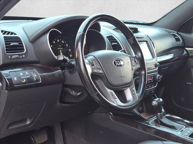 Used 2014 Kia Sorento SX w/ 3rd Row Package AWD/4WD image 4