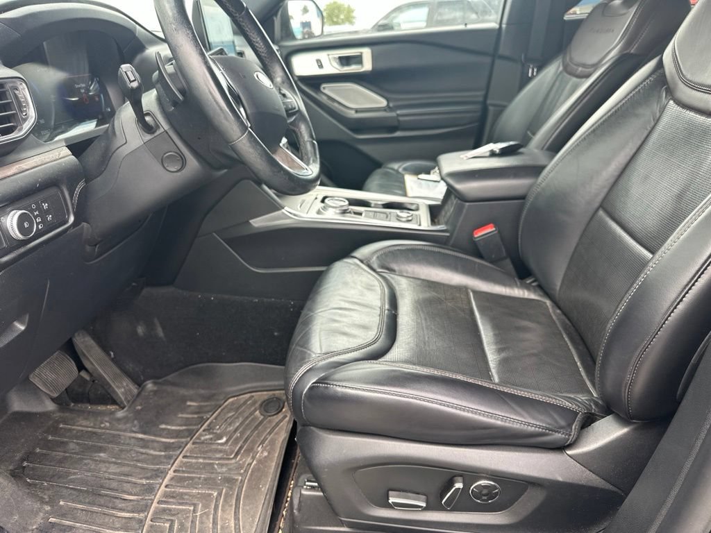 Used 2020 Ford Explorer Platinum w/ Premium Technology Package AWD/4WD image 14