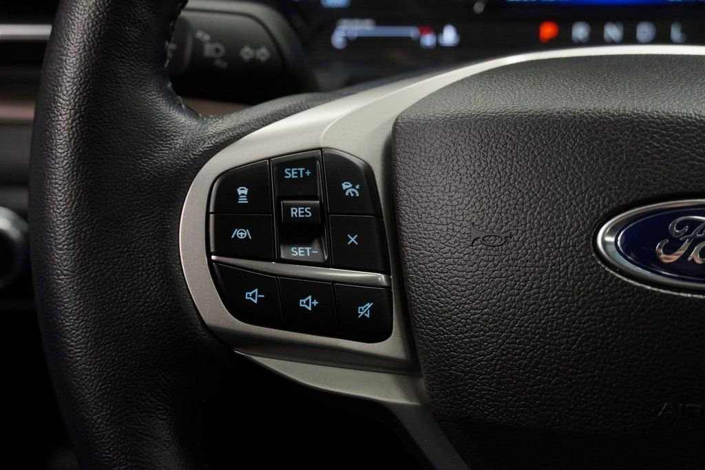 Used 2022 Ford Explorer Limited w/ Hybrid Equipment Group 310A image 37