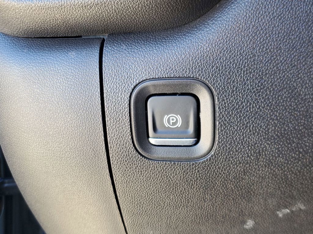 Used 2025 Chevrolet Silverado 1500 Custom image 30