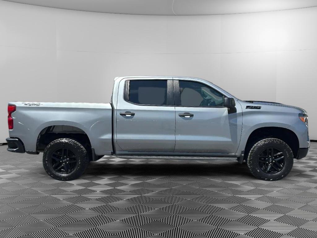 Used 2024 Chevrolet Silverado 1500 Custom Trail Boss w/ Dark Appearance Package AWD/4WD image 6