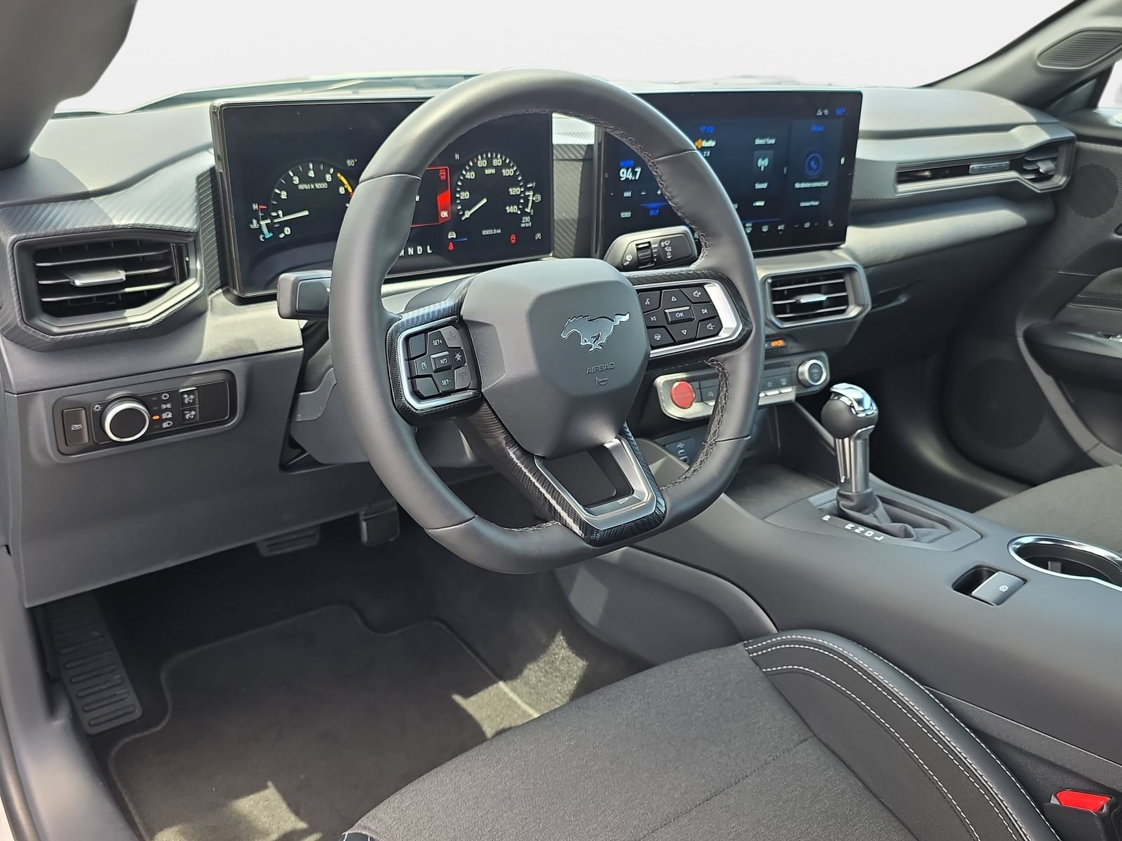 Used 2025 Ford Mustang Coupe RWD image 15