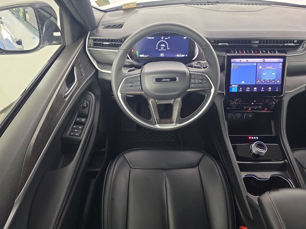 Used 2025 Jeep Grand Cherokee L Limited RWD image 13