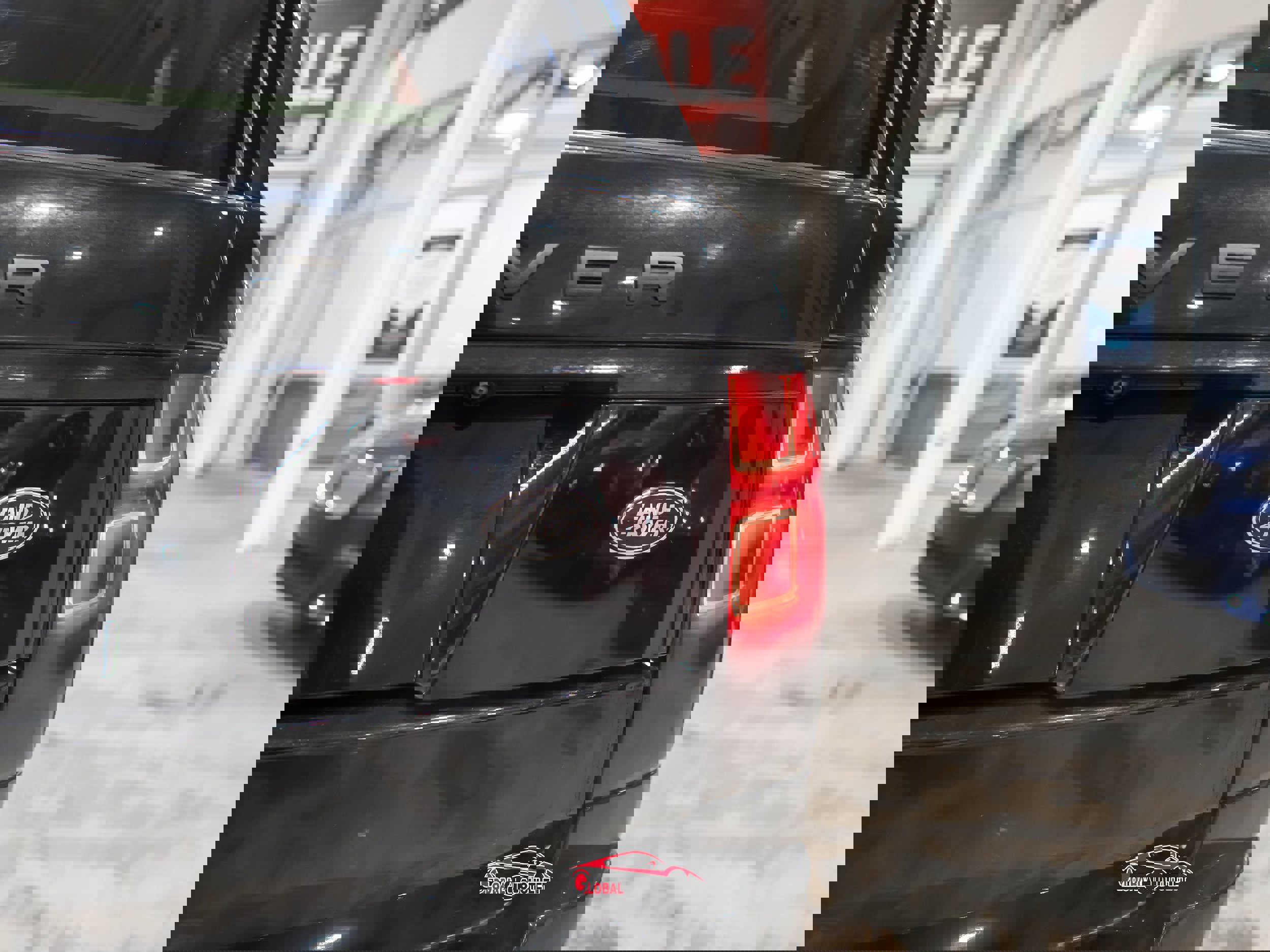 Used 2014 Land Rover Range Rover Autobiography image 56