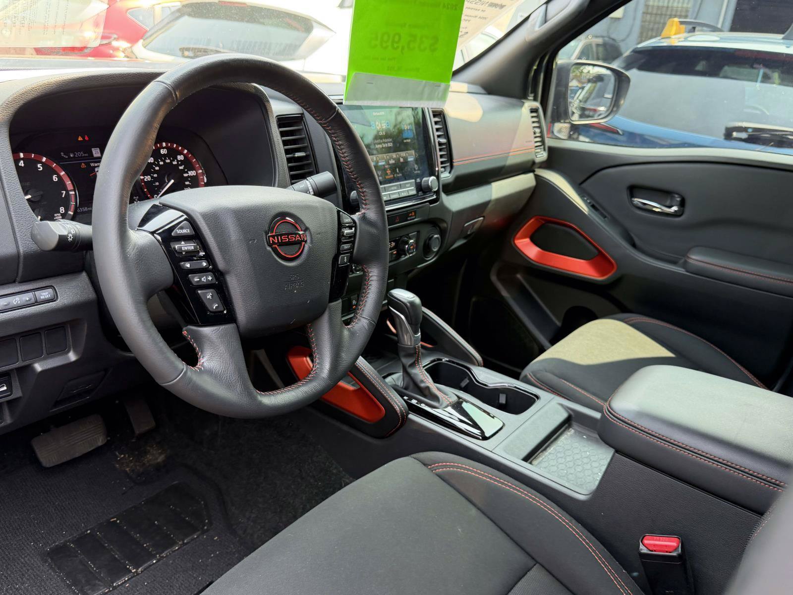 Used 2024 Nissan Frontier PRO-4X w/ Technology Package AWD/4WD image 13