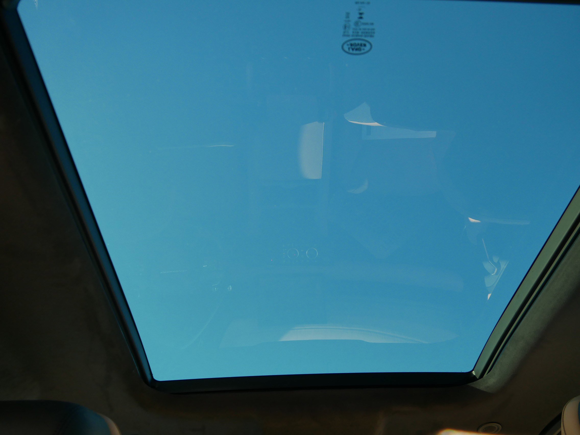 Certified 2025 Land Rover Defender 110 V8 image 19