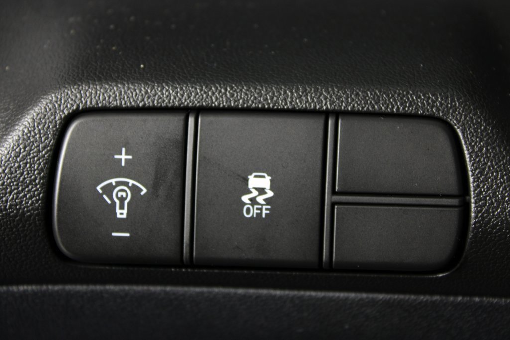Certified 2024 Hyundai Elantra SEL image 19
