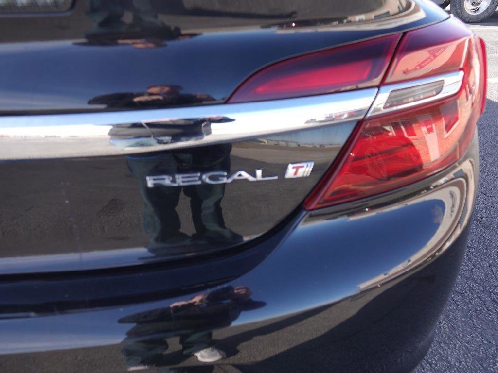 Used 2017 Buick Regal Sport Touring image 3