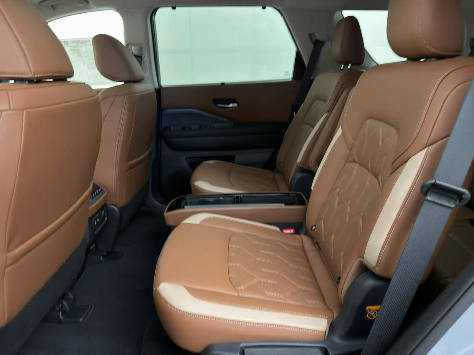 New 2026 Nissan Pathfinder Platinum AWD/4WD image 16