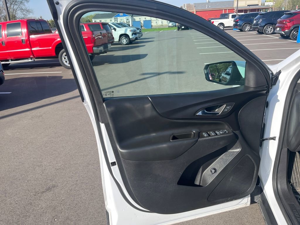 Used 2024 Chevrolet Equinox LT AWD/4WD image 11
