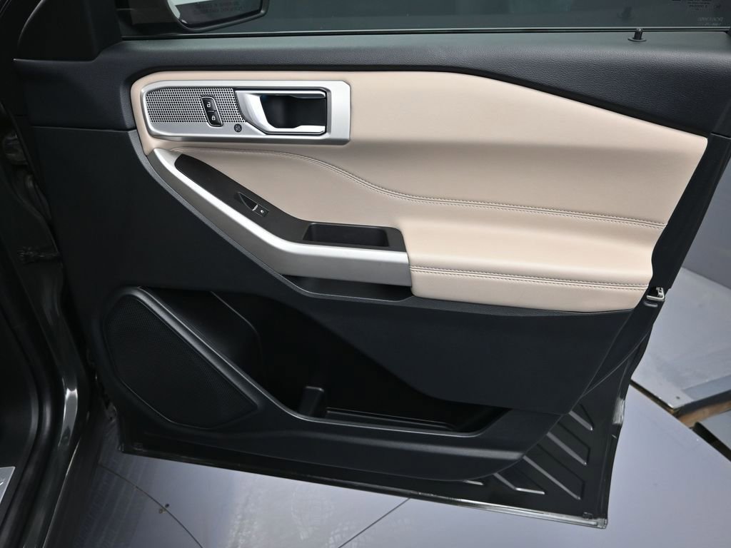Used 2023 Ford Explorer Limited image 38