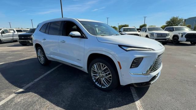 New 2027 Buick Enclave Avenir w/ LPO, Floor Liner Package FWD image 2
