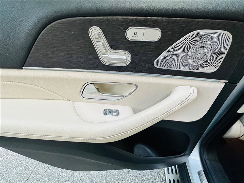 Used 2021 Mercedes-Benz GLS 450 4MATIC image 28