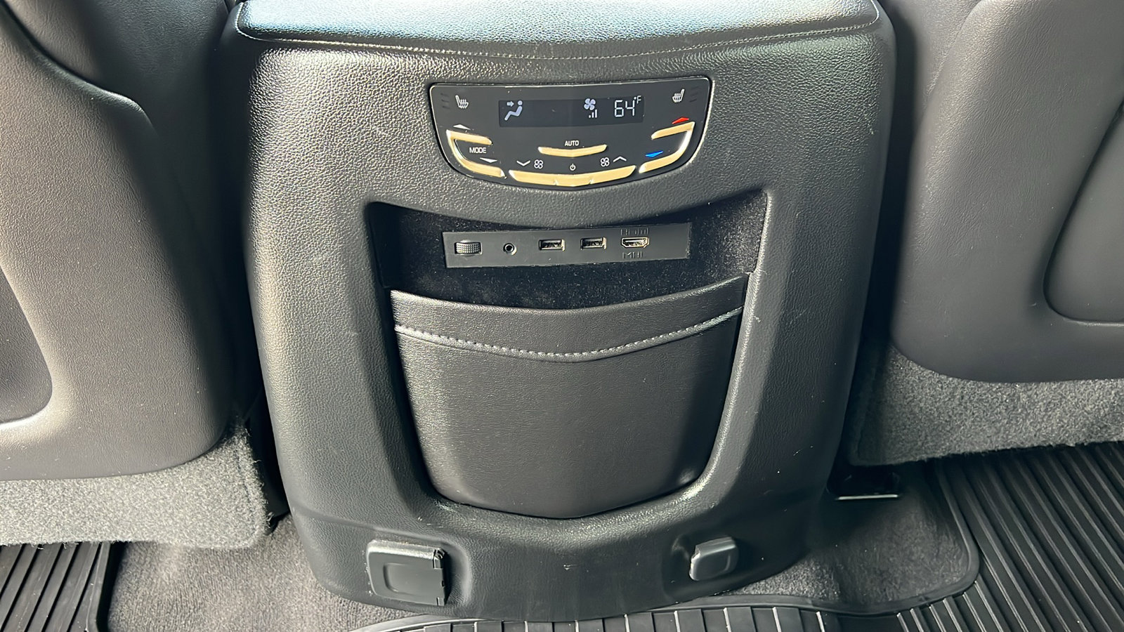 Used 2017 Cadillac Escalade Premium Luxury image 17