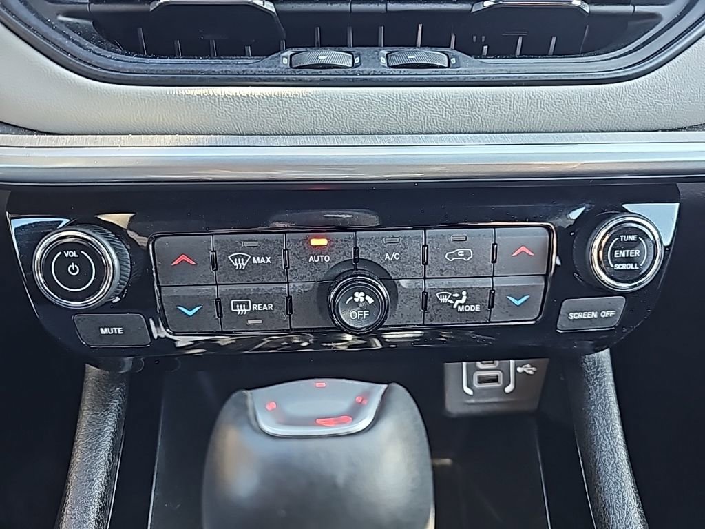 Used 2025 Jeep Compass Limited image 18